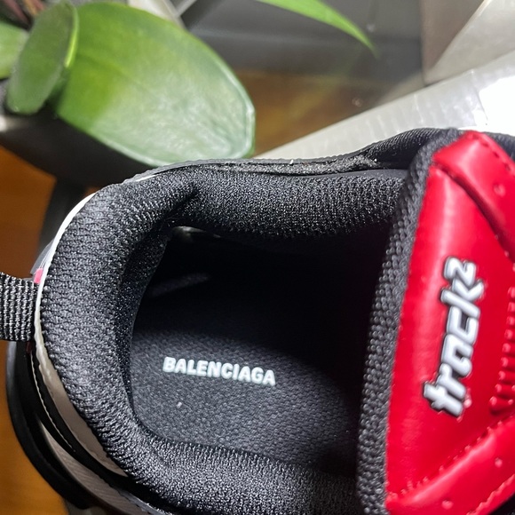 Balenciaga Track 2 Black/ Red - Picture 4 of 8